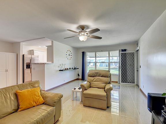 2nd image of 3240 Park Lane #C