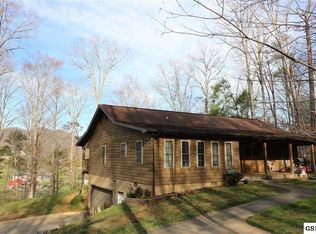 4015 Roundtop Dr, Sevierville, TN 37862