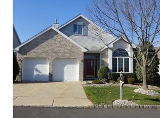 3 Halifax Dr, Monroe Township, NJ 08831