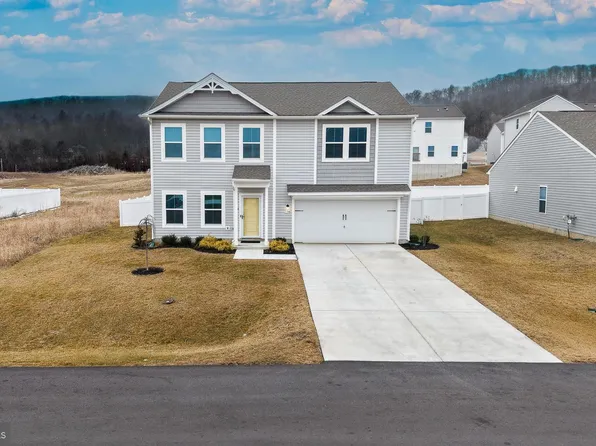 154 Diving Scaup Rd, Hedgesville, WV 25427