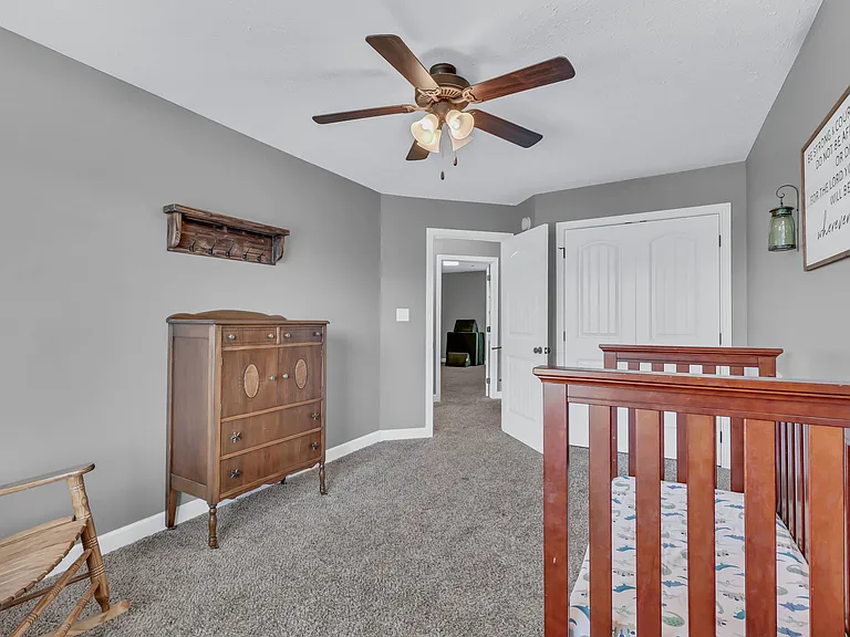 109 Easton Dr — Photo 23