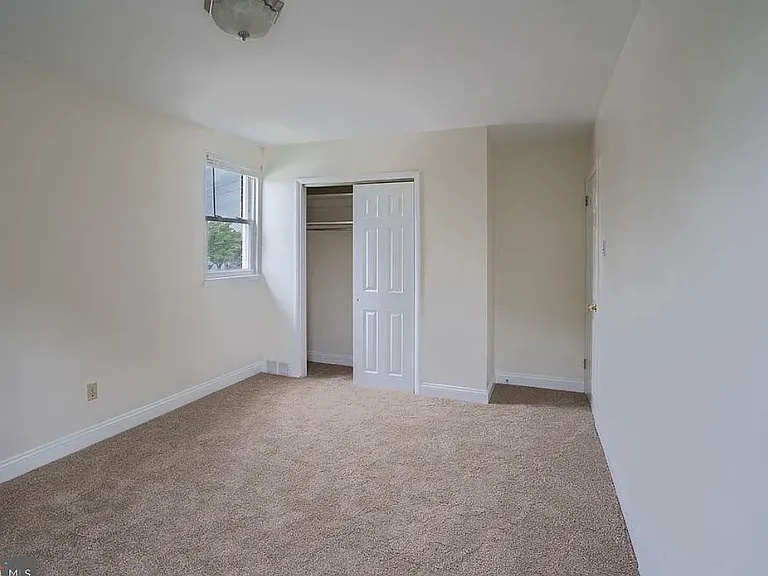 1975 Beyer Ave #1 — Photo 16