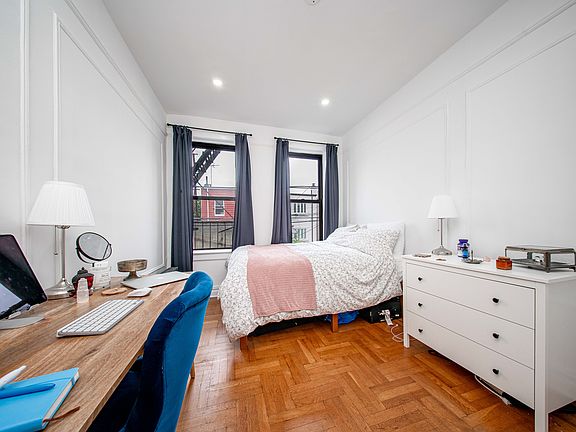4th image of 2821 37th St APT 2R
