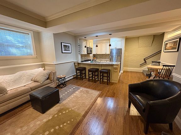 3rd image of 346 Beacon St APT 2