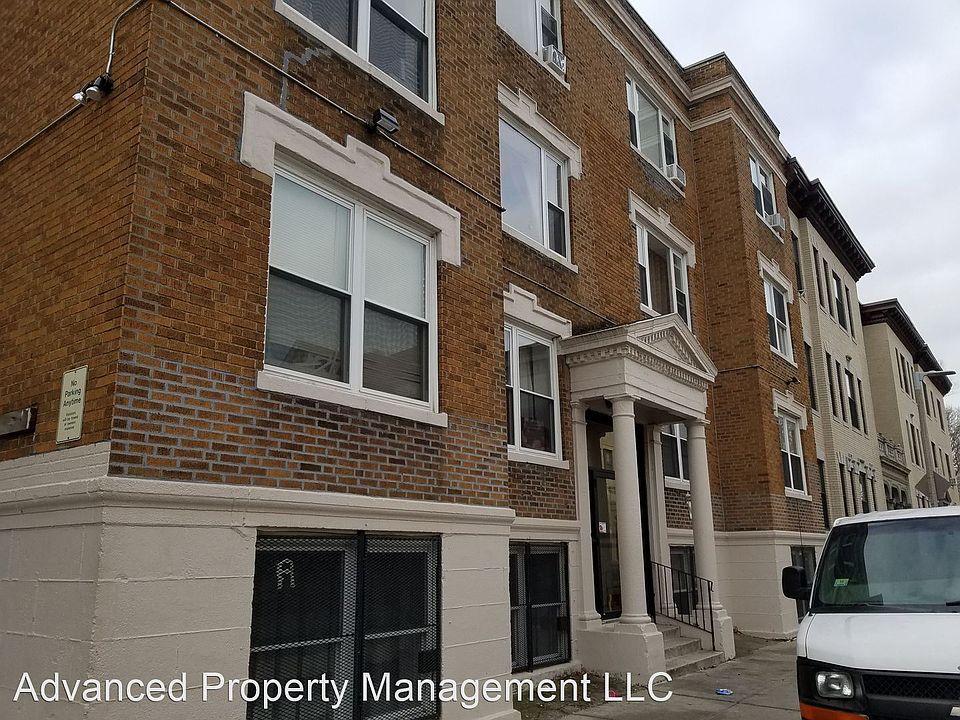 2nd image of 9 Esmond St #5