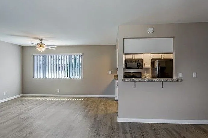 13919 Coteau Dr — Photo 3