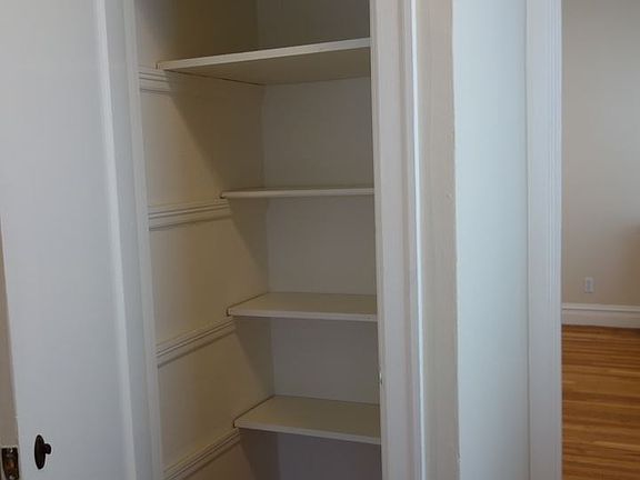 4th image of 3423 Fillmore St APT 304