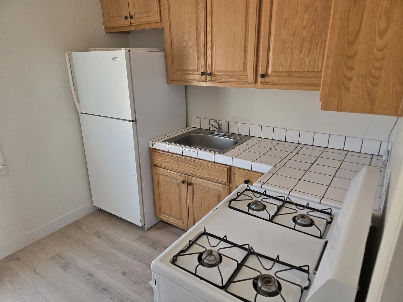 Studio, 500 sqft, $1,050 — Photo 3