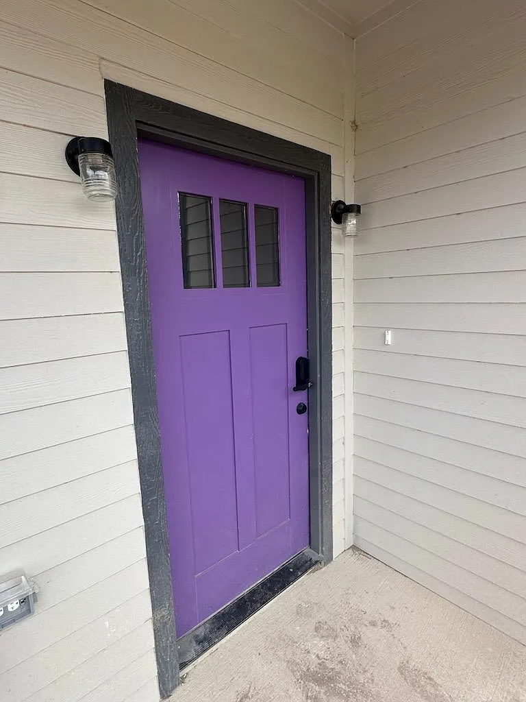 1008 York Avenue - B — Photo 3