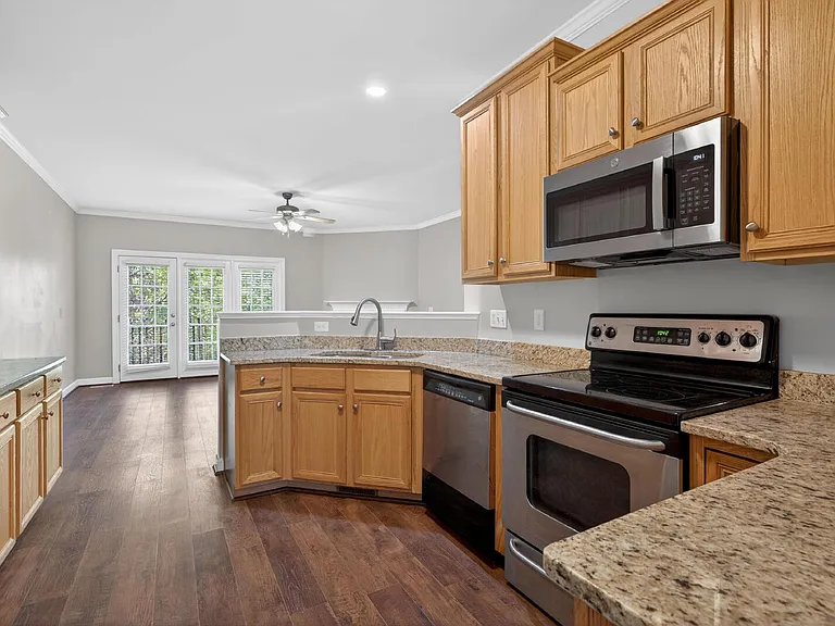 770 Parkside Townes Ct — Photo 19