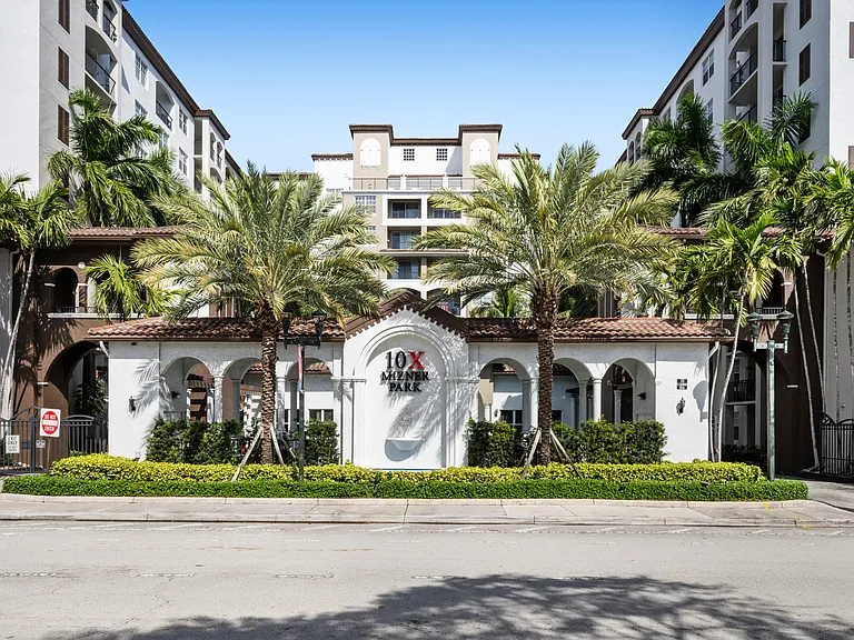 10X Mizner Park — Photo 36