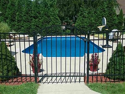 1st image of 105 Stoney Brooke Dr