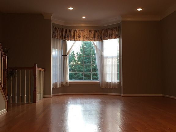 3rd image of 6995 Earlston Dr