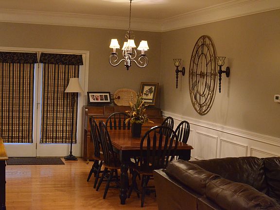 4th image of 255 Shelton Way