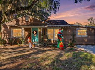 329 NE 10th St, Crystal River, FL 34428