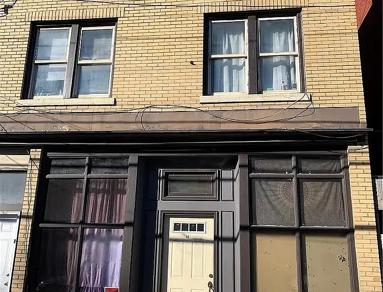 84 William St #4 — Photo 1