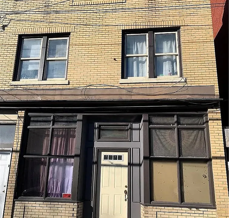 84 William St #4