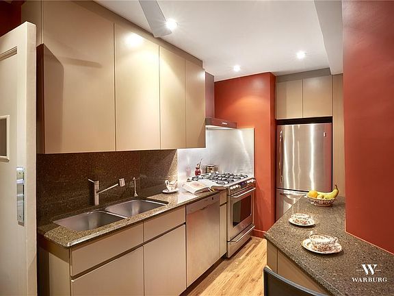 5th image of 1435 Lexington Ave APT 2C
