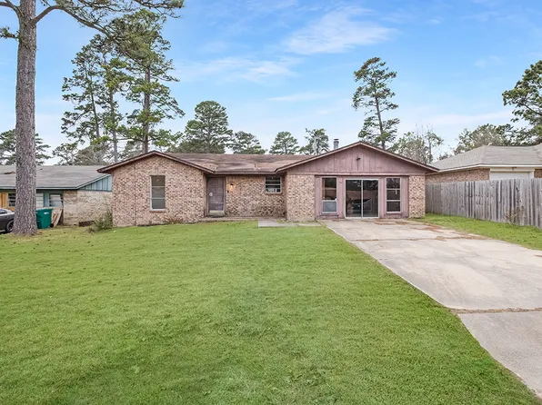165 Greenforest Trl, Nash, TX 75569