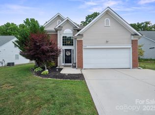 16337 Greybriar Forest Ln, Charlotte, NC 28278