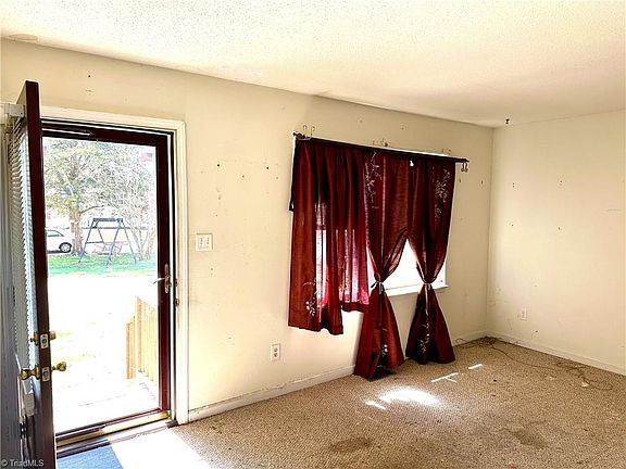 2nd image of 528 Carol Leigh Dr