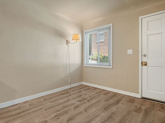 5th image of 5020 22nd Ave NE APT B