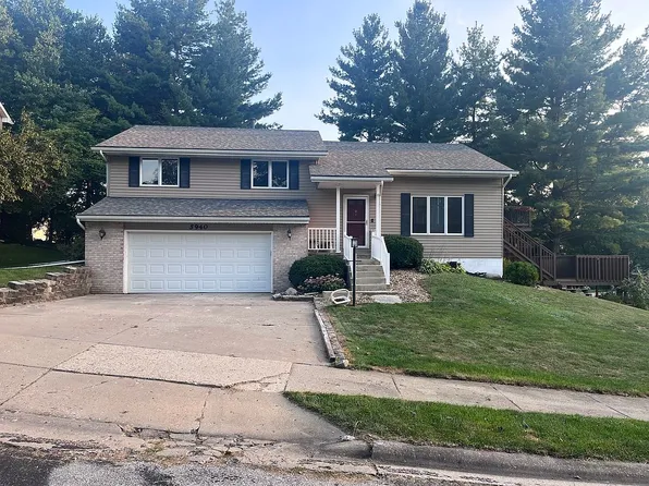 5940 W Ridgecrest Dr, Peoria, IL 61615