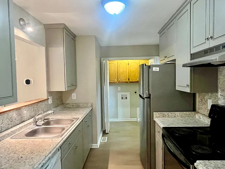 2330 Hillandale Rd — Photo 5