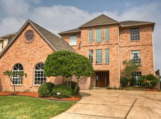19 Leeward Ln, Houston, TX 77058