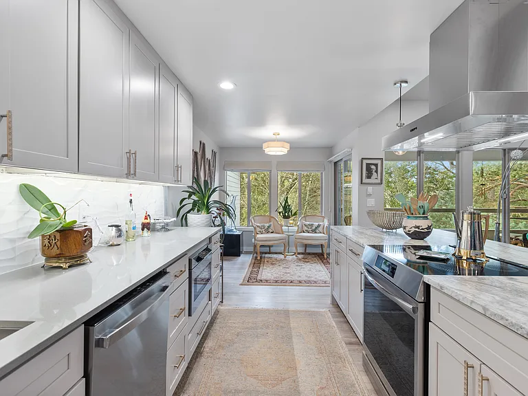23401 Lakeview Dr #J304 — Photo 5