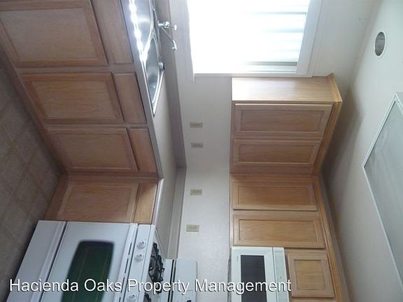 3rd image of 502 S Oakley Ave APT D