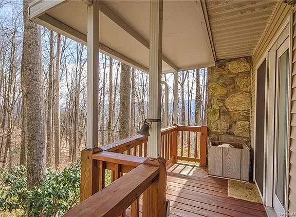 3rd image of 746 Dogwood Trl