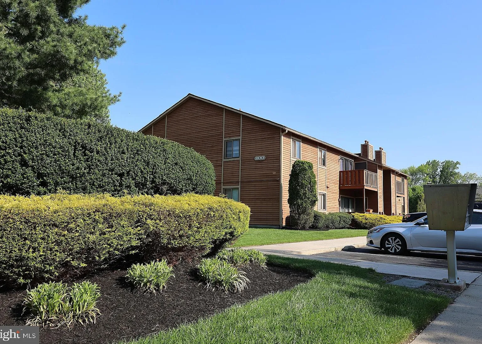 2 bed, 2.0 bath, 940 sqft, $1,995 — Photo 1