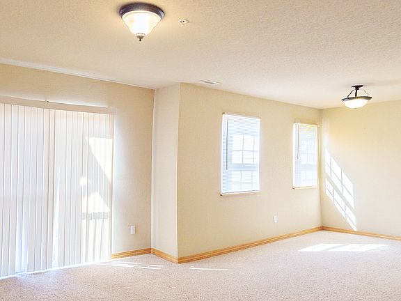 4th image of 2854 W Lakewood Dr