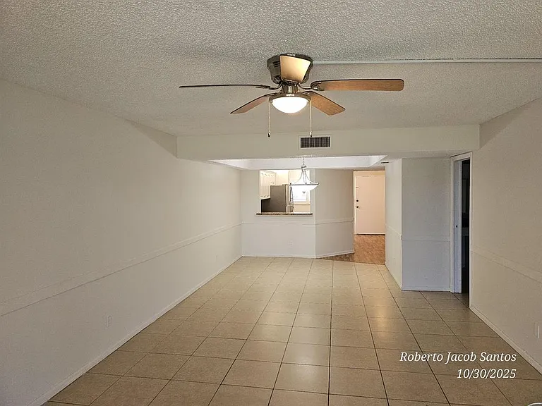 9440 SW 8th St #207 — Photo 5