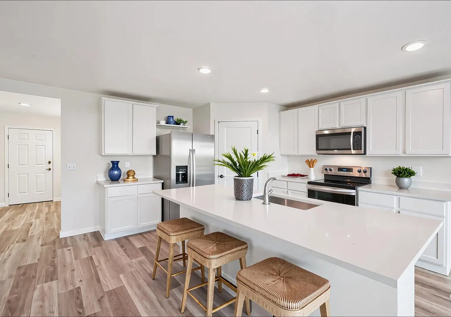 5205 SW 40th Circle — Photo 2