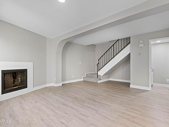 5th image of 792 E EUGIE Avenue