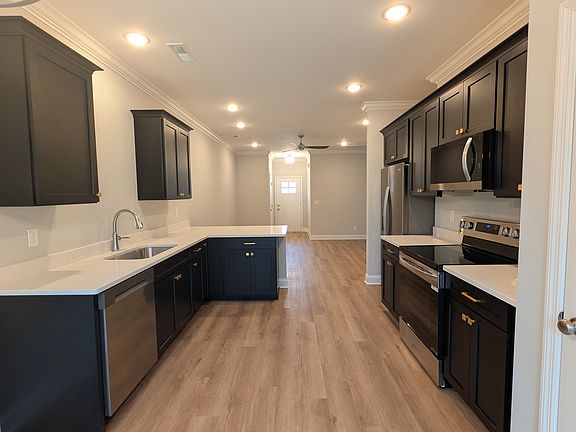 5th image of 308 Bellingham Dr NE #1B