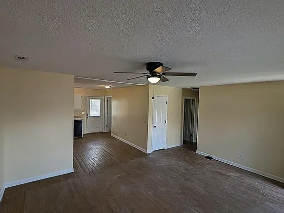 427 Elmira St #B — Photo 10