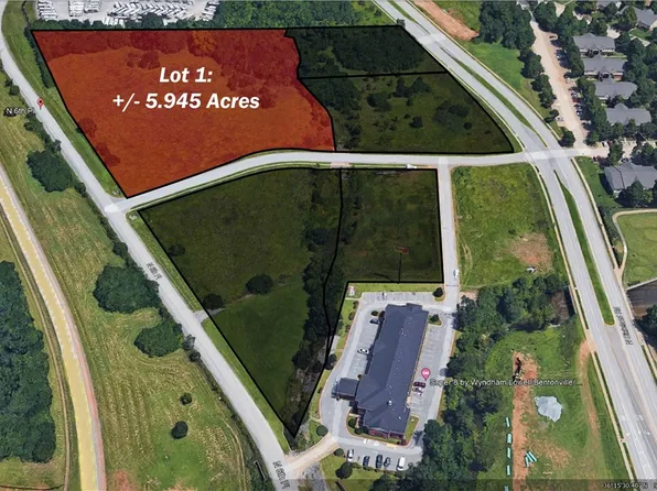 6th St, Lowell, AR 72745