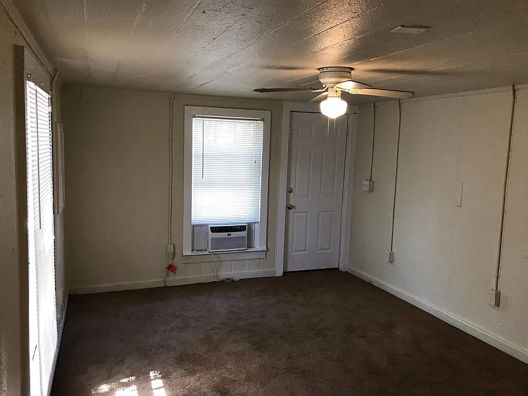 403 W Sunset Ave #D — Photo 2