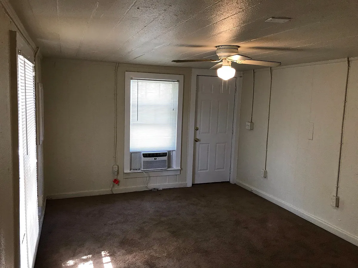 Building Photo - 403 W Sunset Ave #D