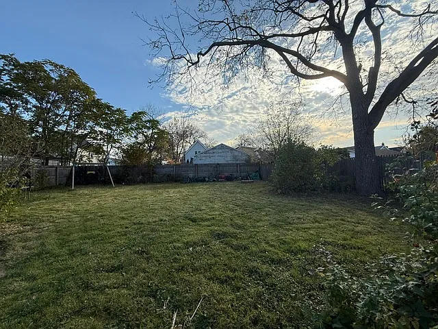 3 bed, 1053 sqft, $1,650 — Photo 2