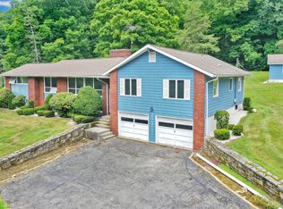 103 & 105 Skyridge Ln, Somers, CT 06071