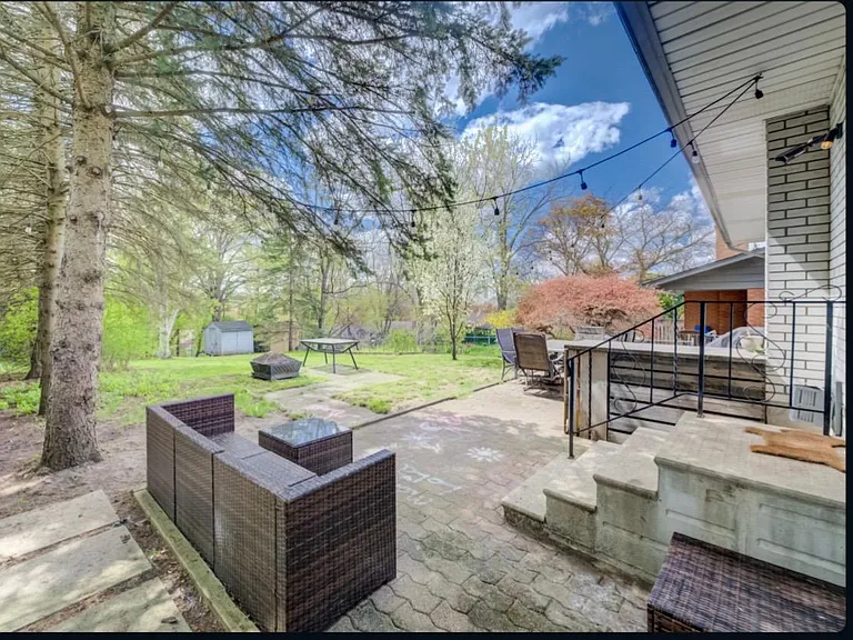 209 Willowdale Ave — Photo 11