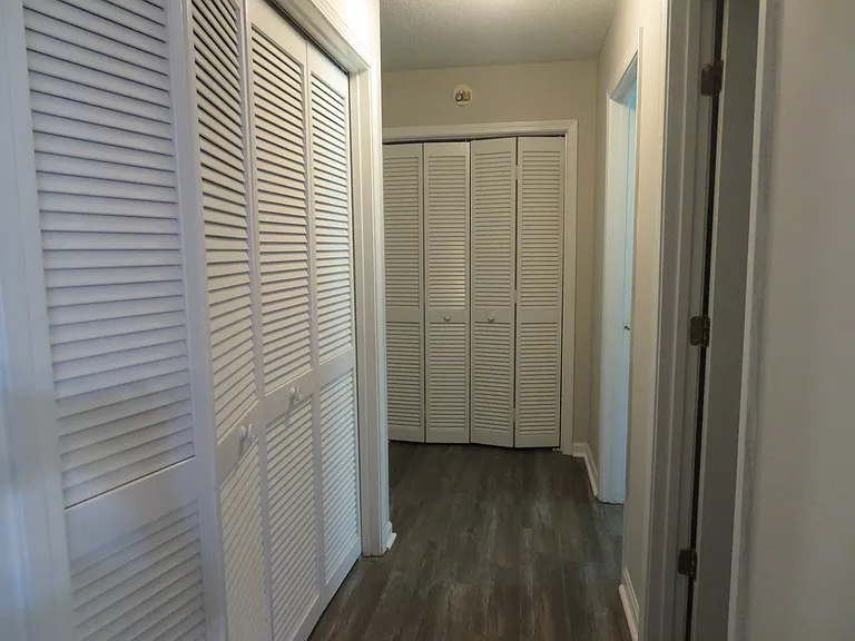 2207 Annandale Dr — Photo 5
