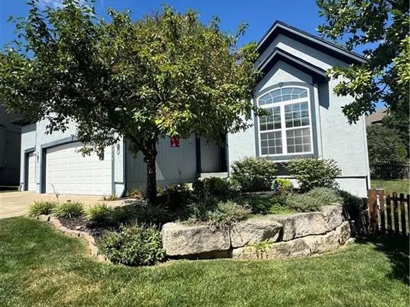 10214 Polfer Ln, Kansas City, KS 66109