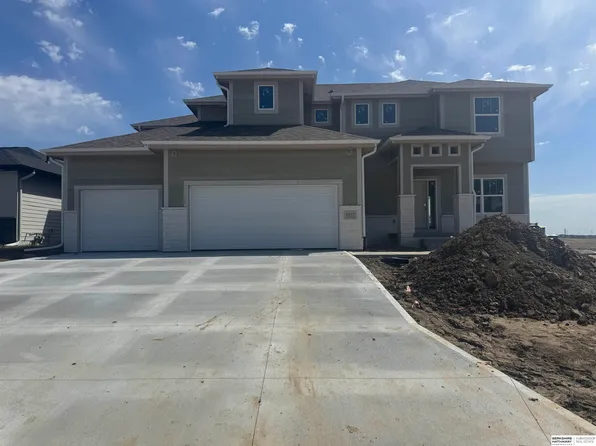 6327 207th St, Elkhorn, NE 68022