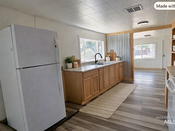 4th image of 729 4th St
