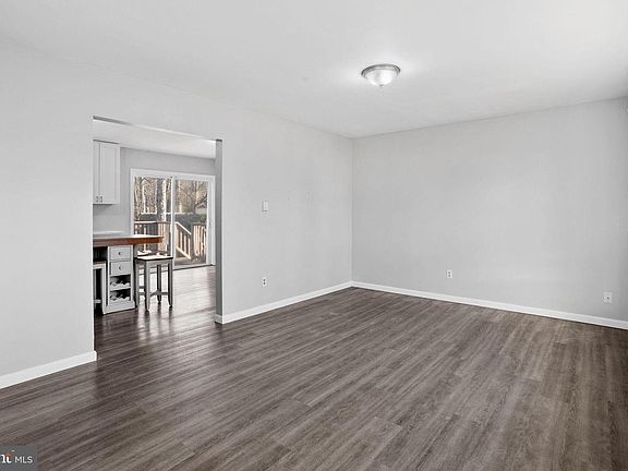 3rd image of 315 W Virginia Rd